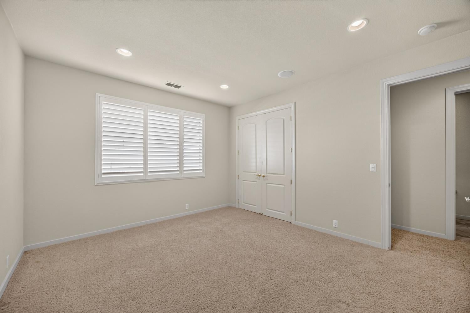 9596 Golf Course Lane