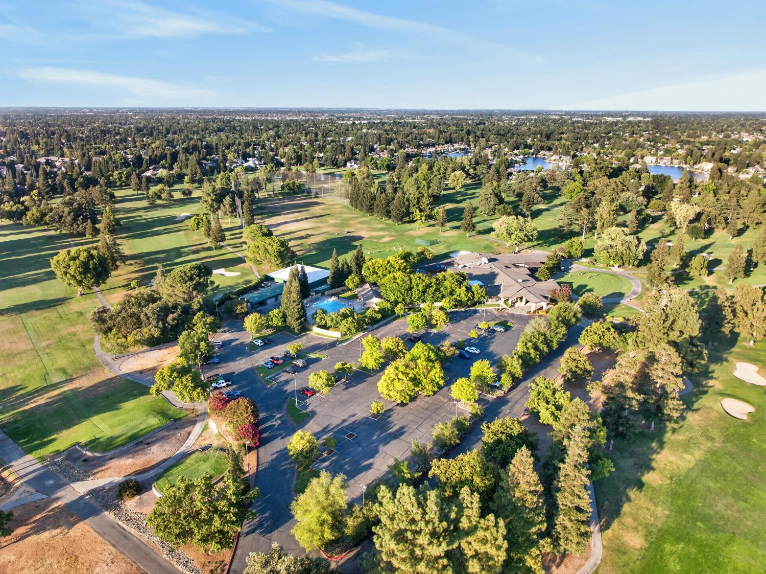 9596 Golf Course Lane