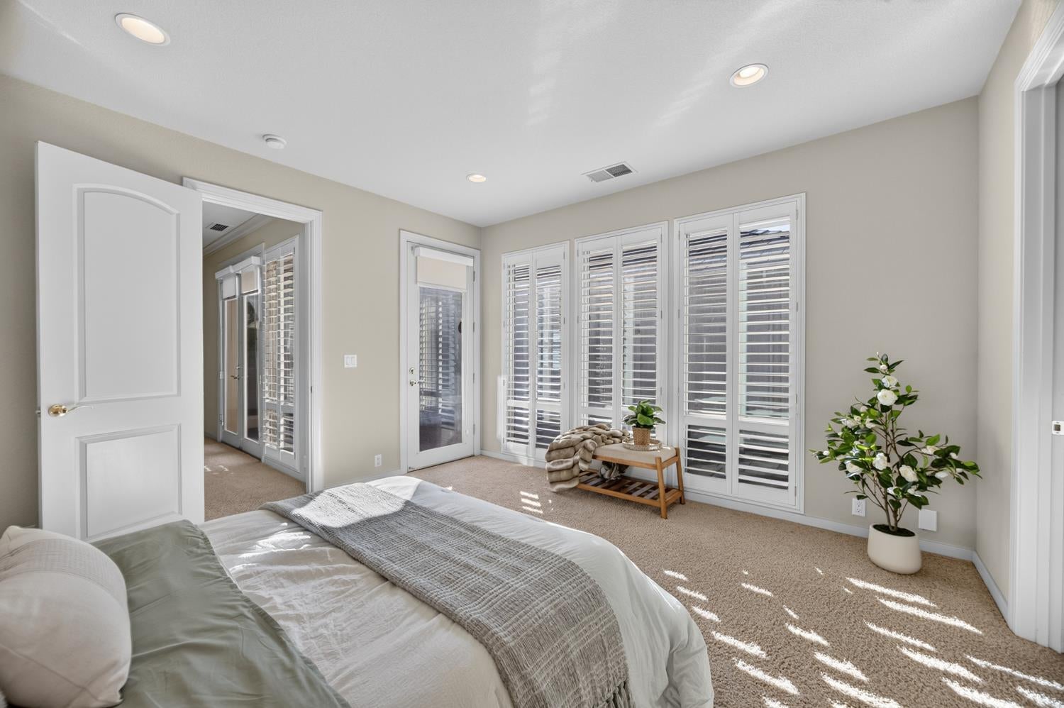 9596 Golf Course Lane