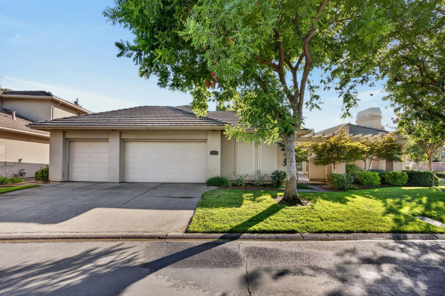 9596 Golf Course Lane