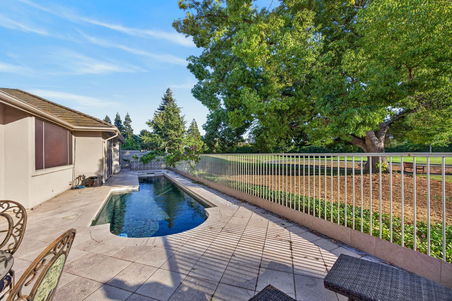 9596 Golf Course Lane