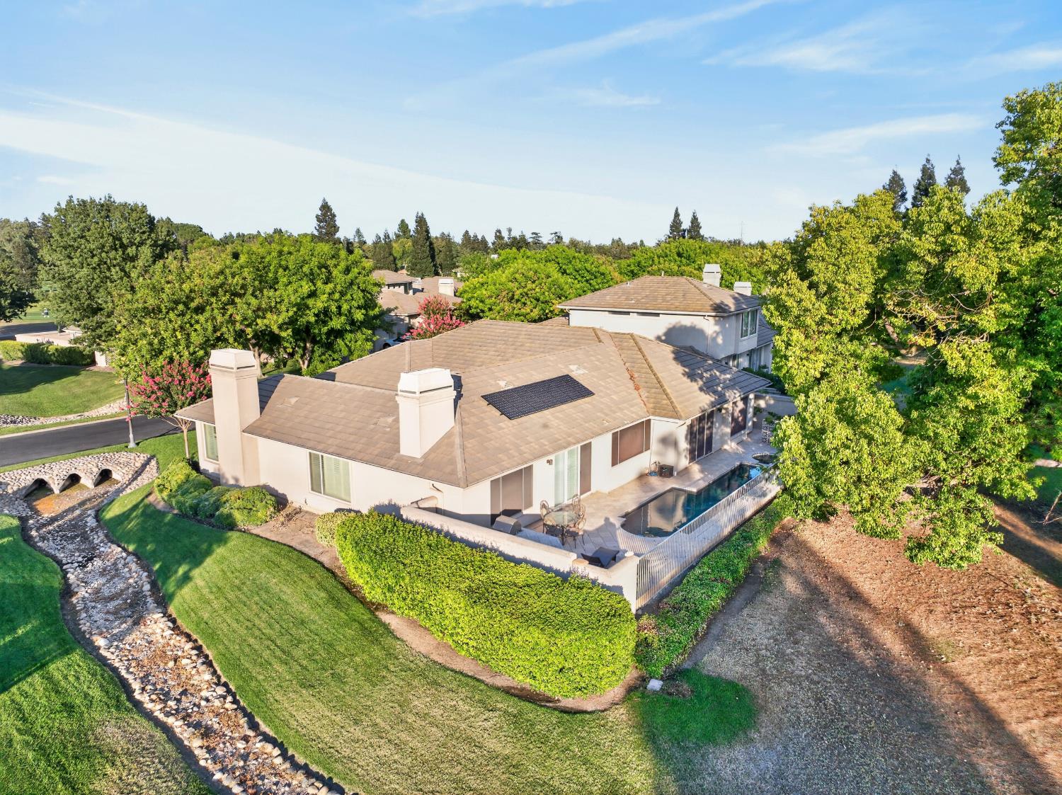 9596 Golf Course Lane