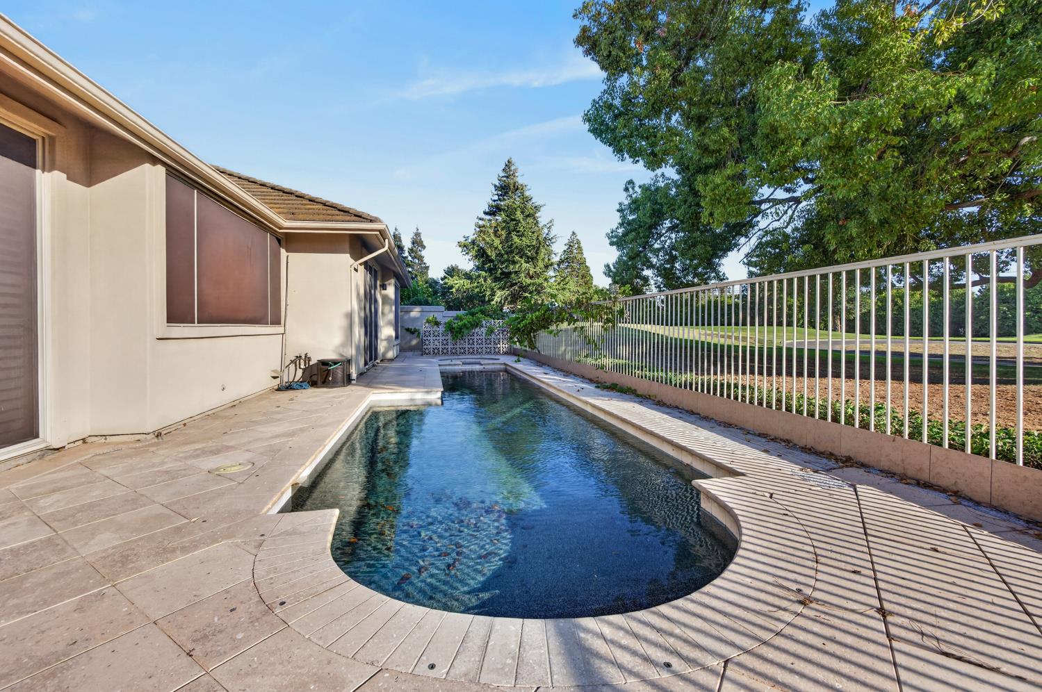 9596 Golf Course Lane
