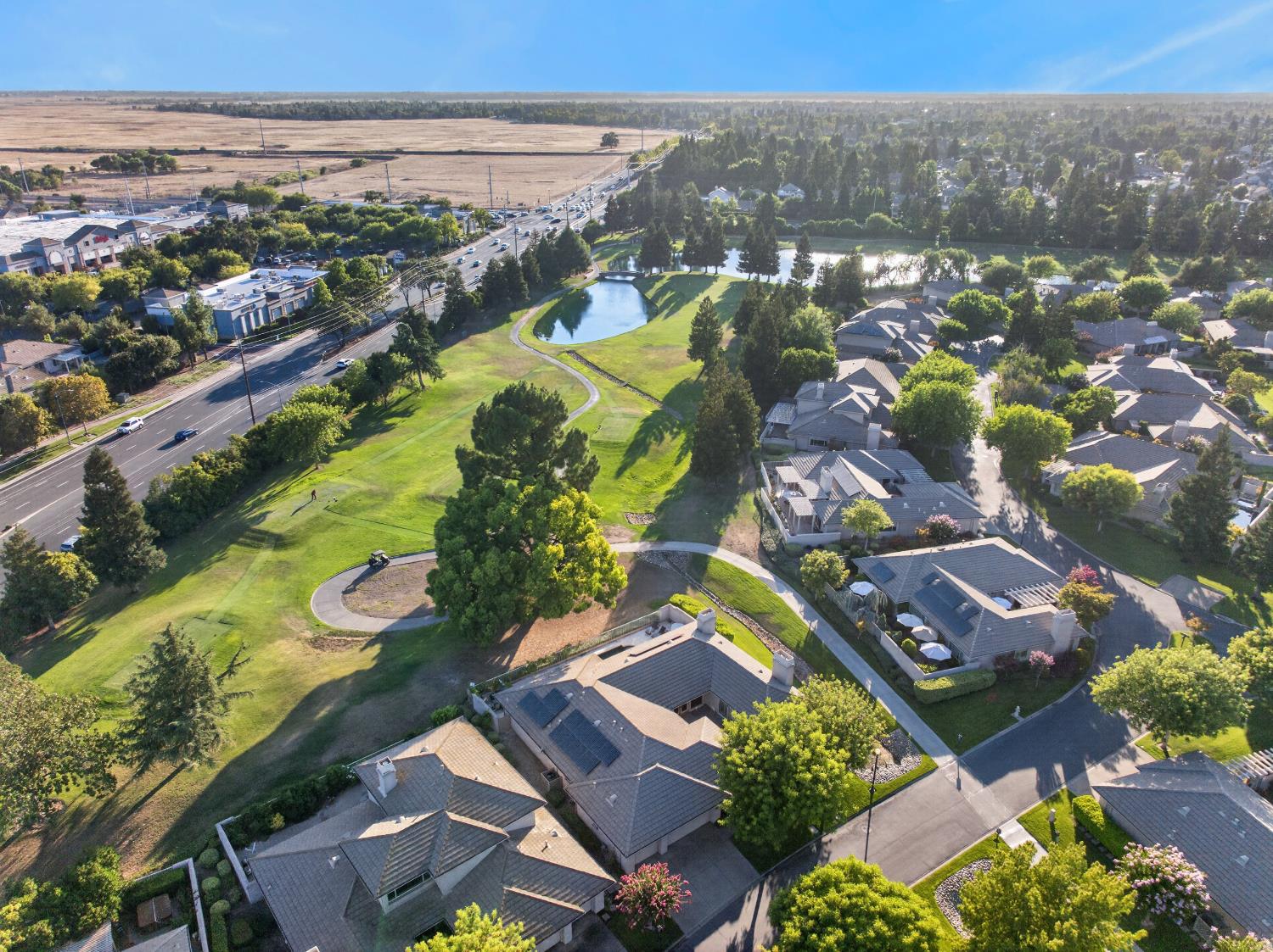 9596 Golf Course Lane