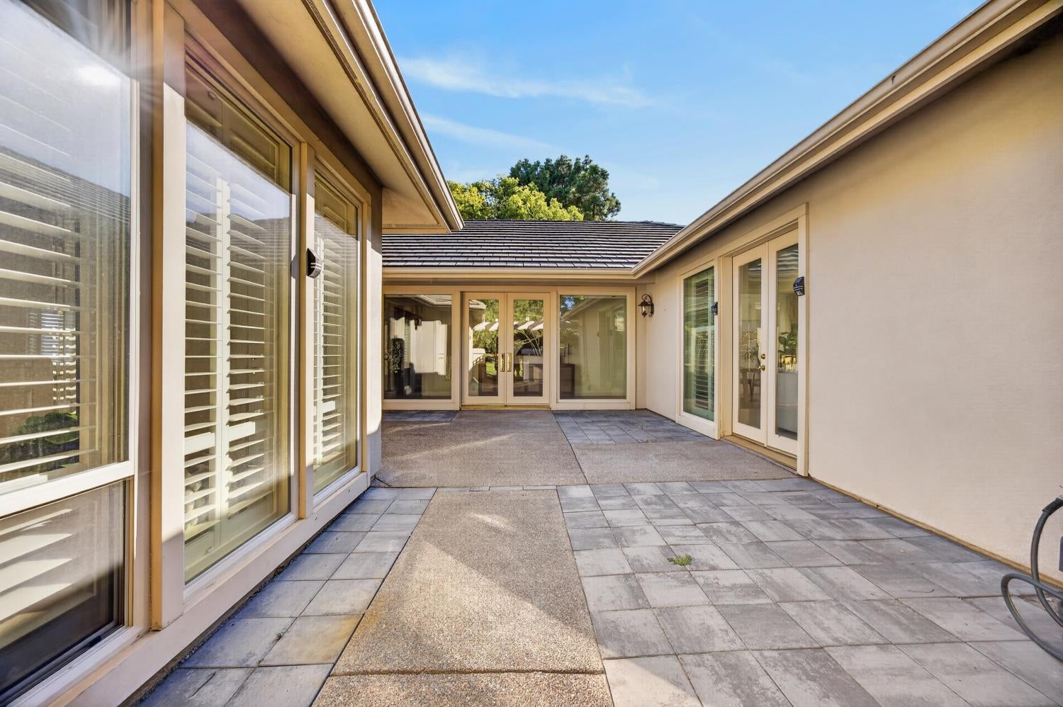 9596 Golf Course Lane