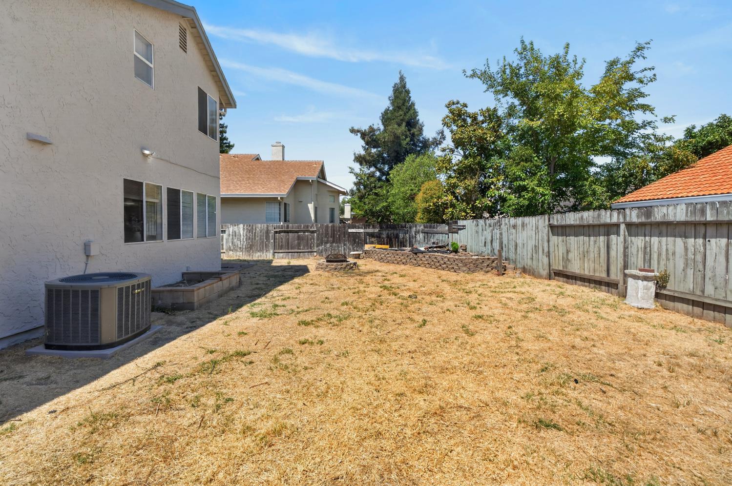 8019 PINOT NOIR Way