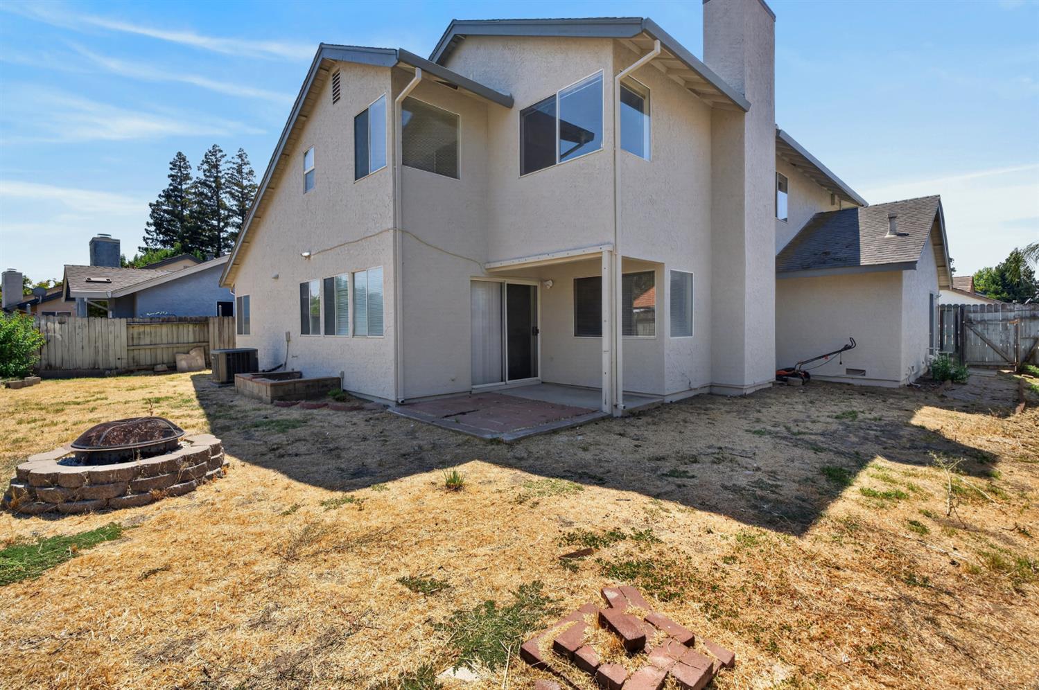8019 PINOT NOIR Way