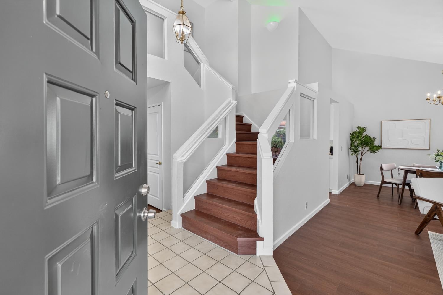 8019 PINOT NOIR Way