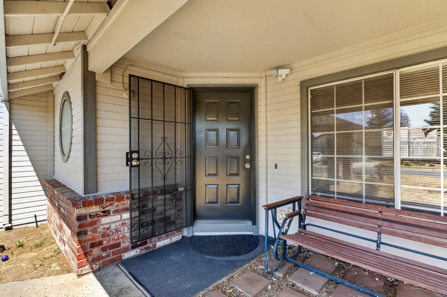 8019 PINOT NOIR Way