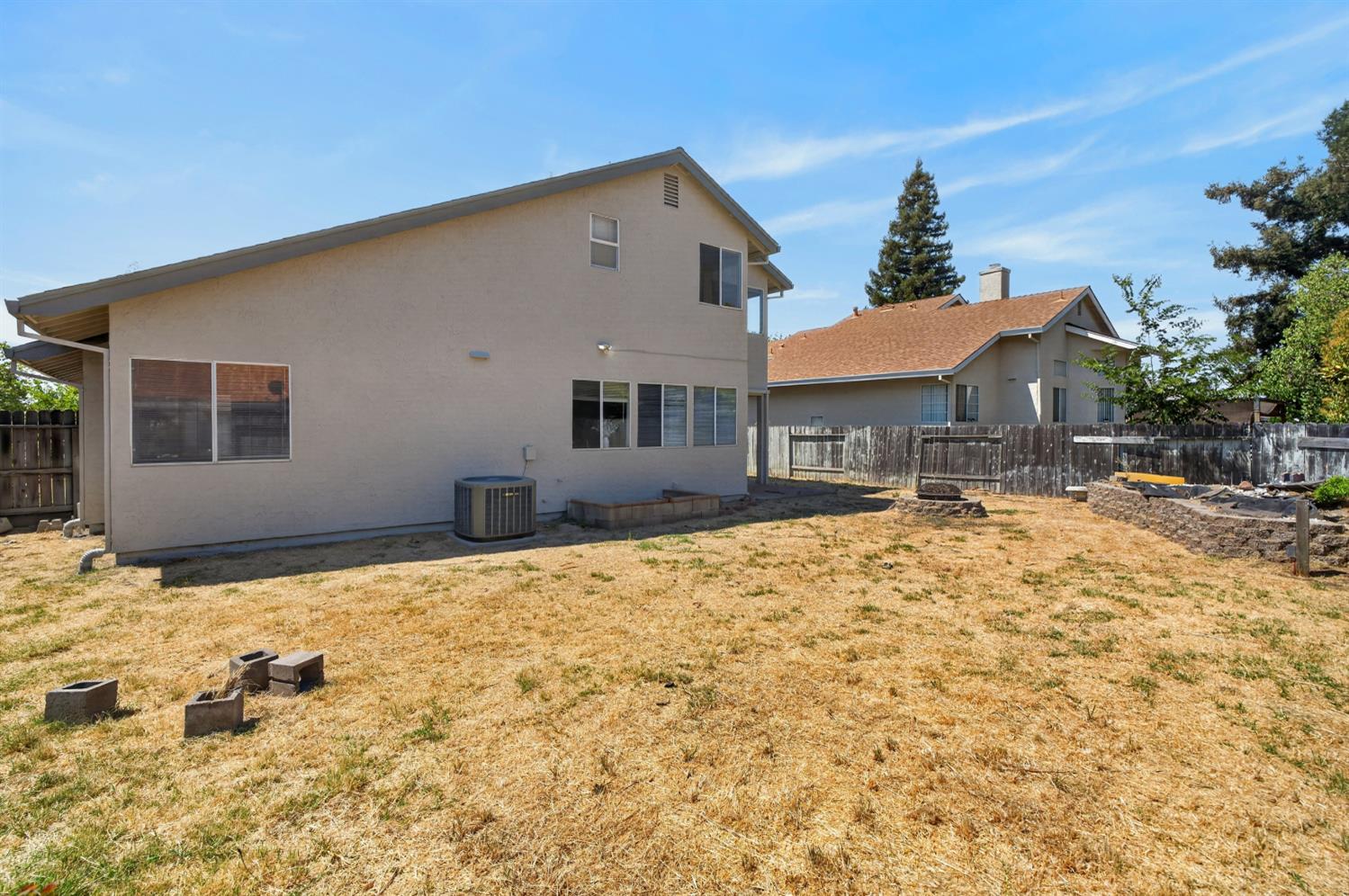 8019 PINOT NOIR Way