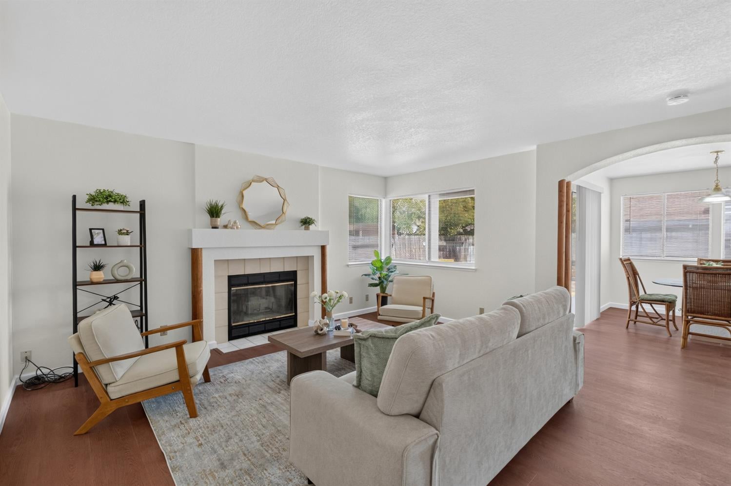 8019 PINOT NOIR Way