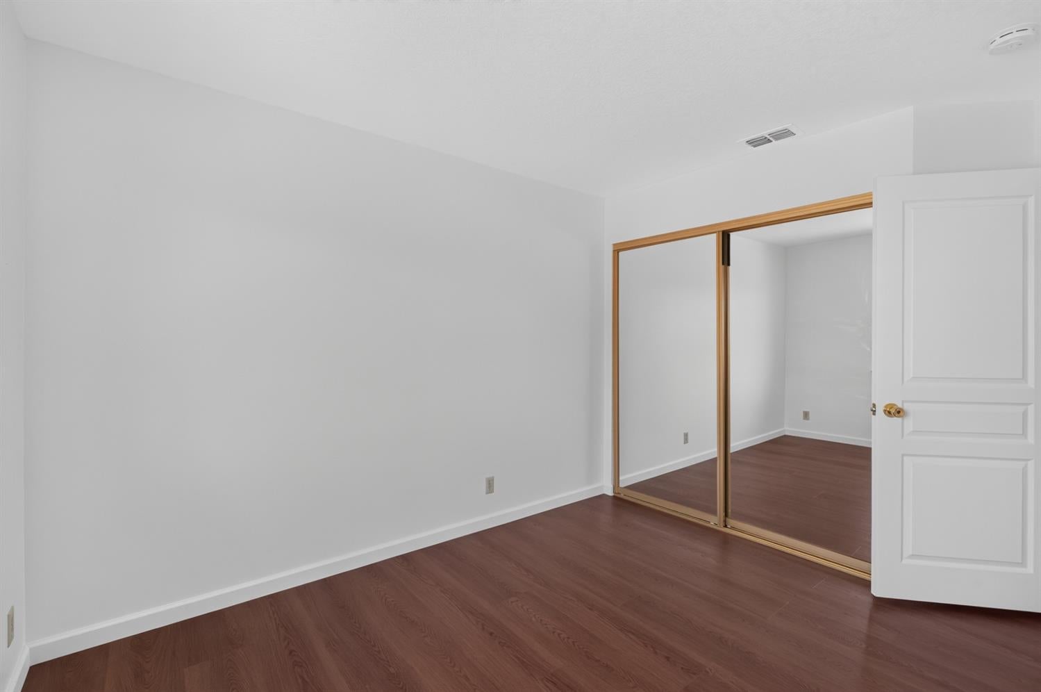 8019 PINOT NOIR Way
