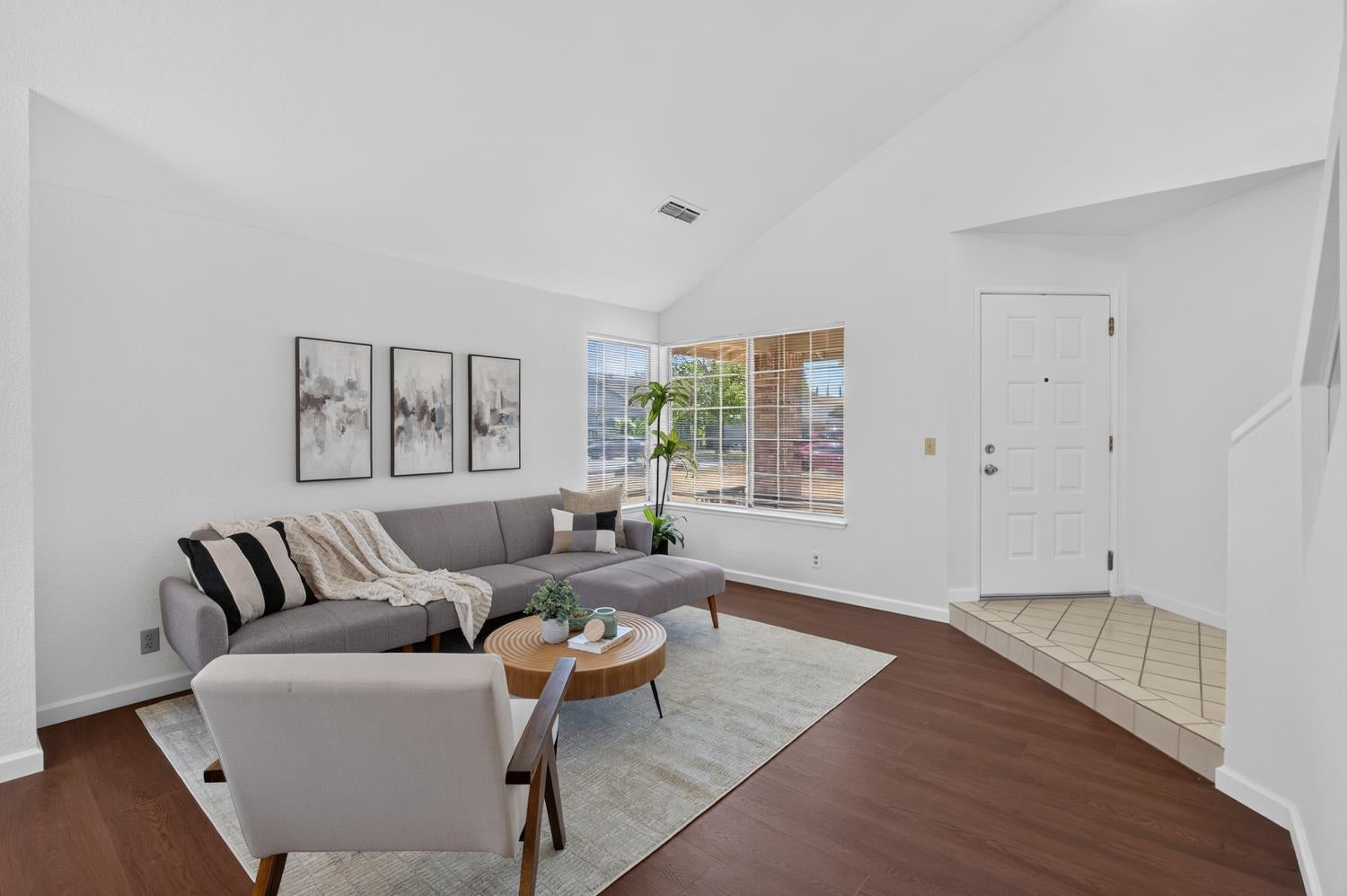 8019 PINOT NOIR Way