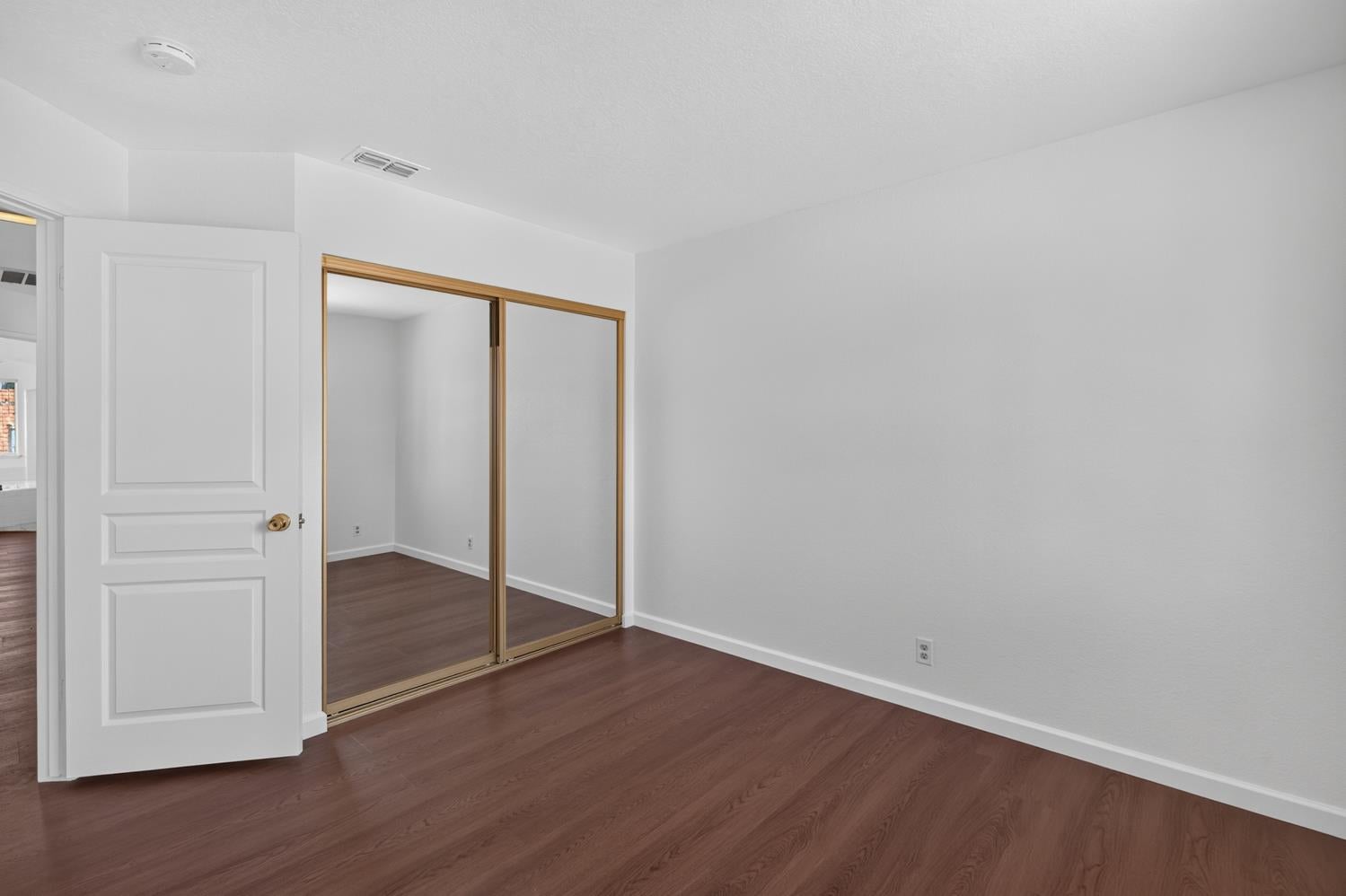 8019 PINOT NOIR Way