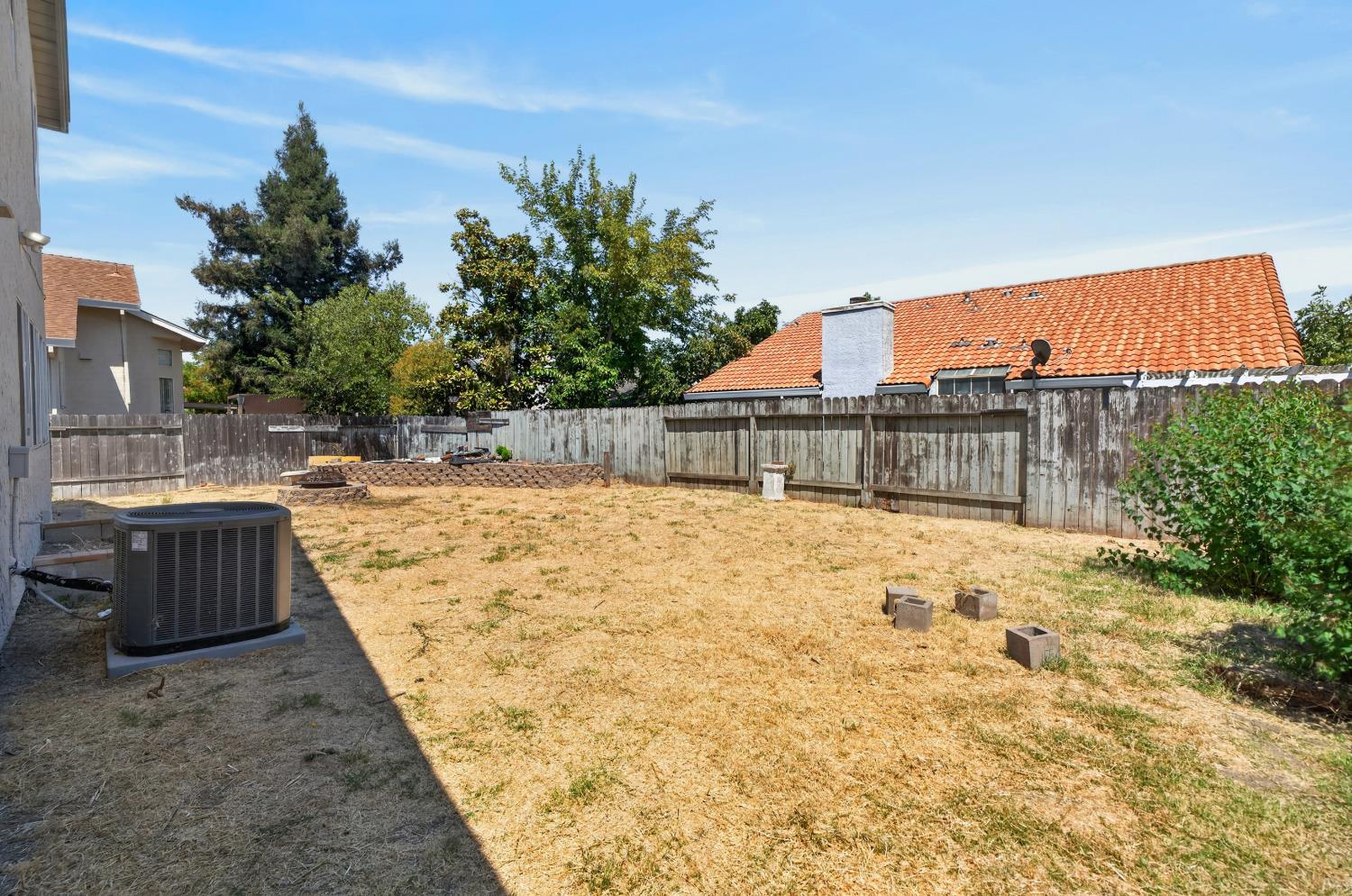 8019 PINOT NOIR Way