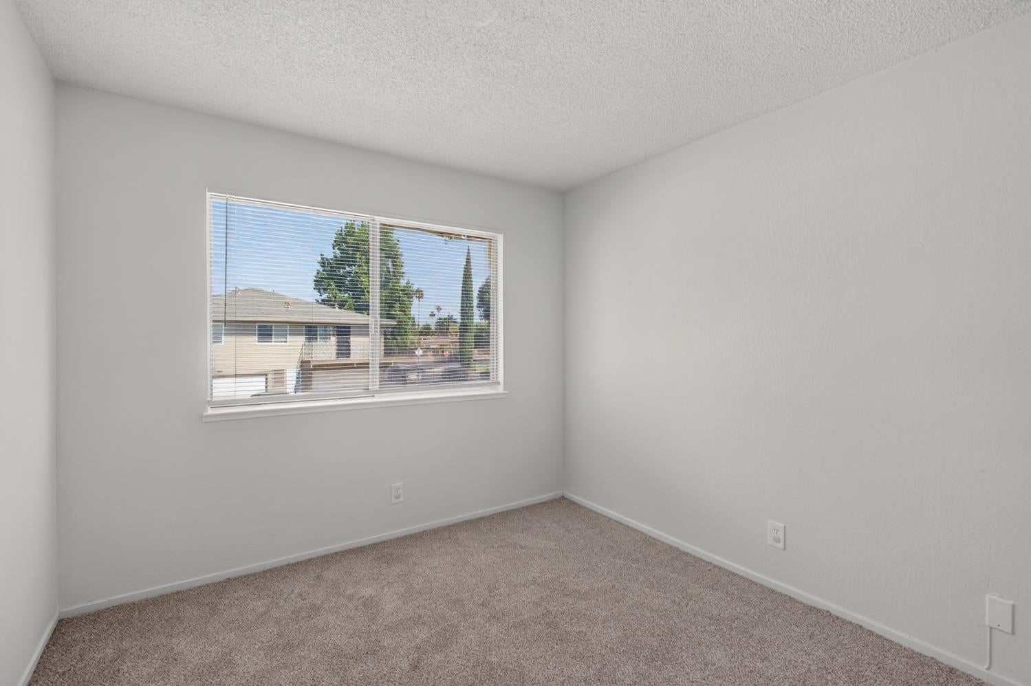 4479 La Cresta Way 4