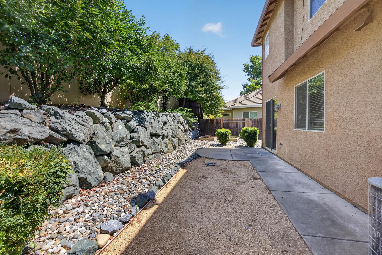 8221 ASHCREST Lane