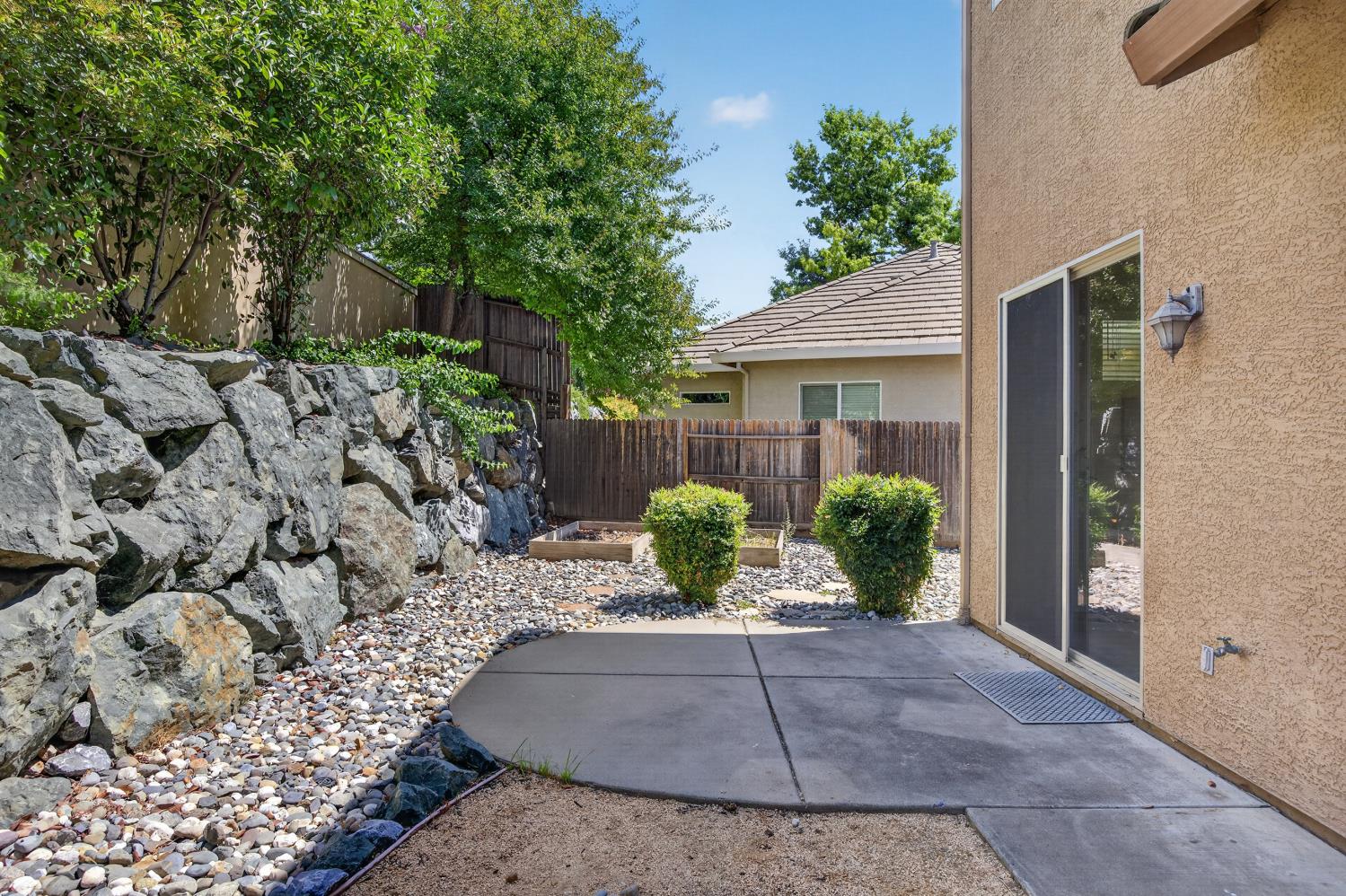 8221 ASHCREST Lane