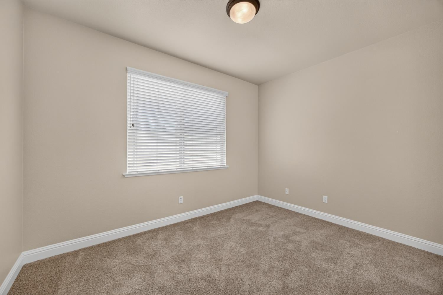 8221 ASHCREST Lane