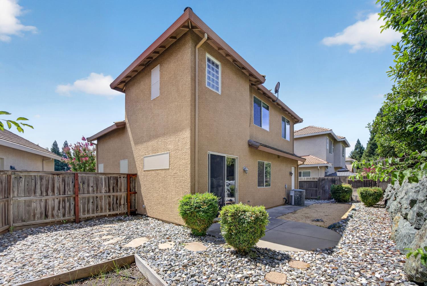 8221 ASHCREST Lane