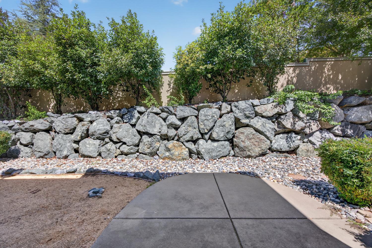 8221 ASHCREST Lane