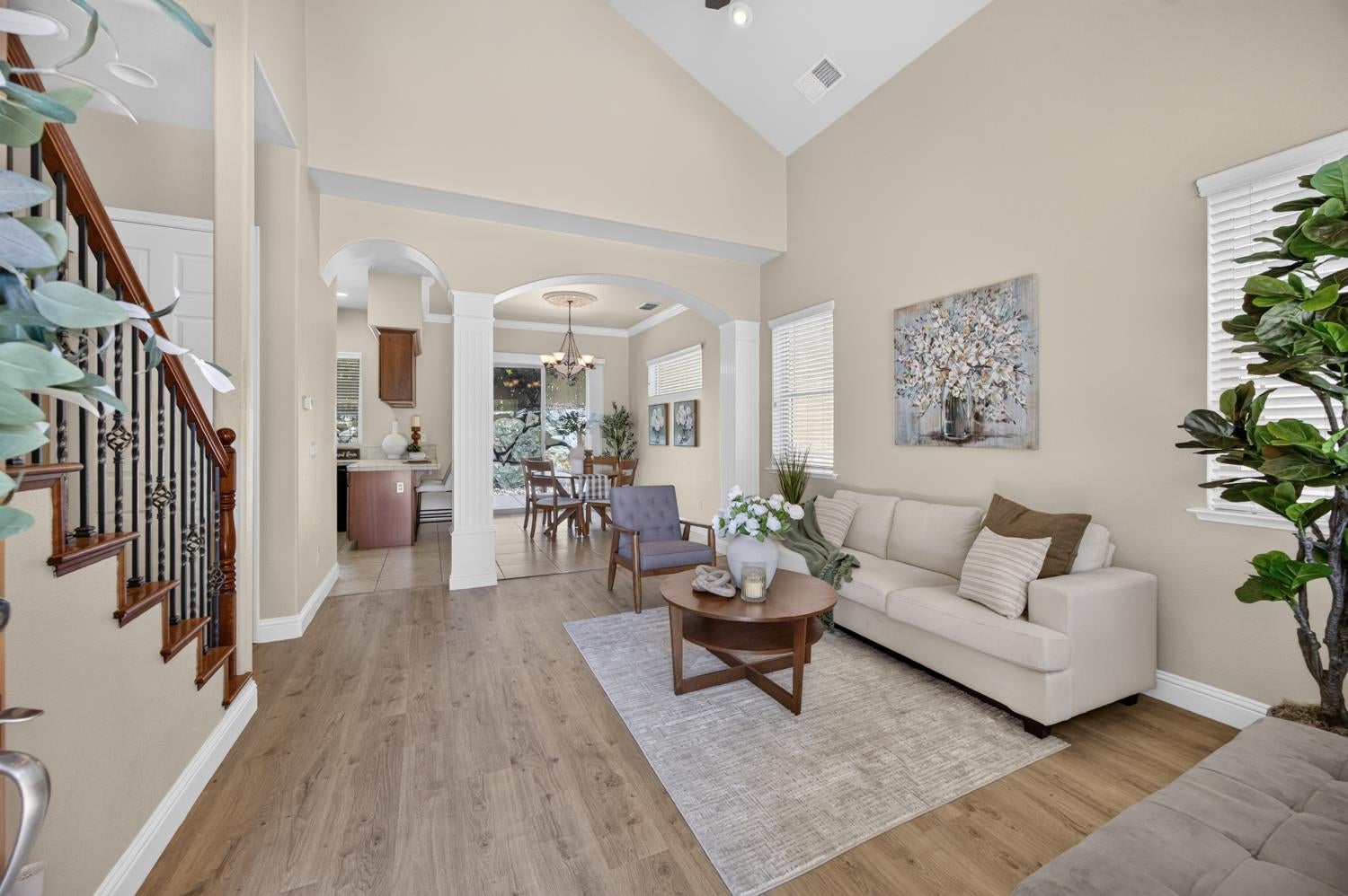 8221 ASHCREST Lane