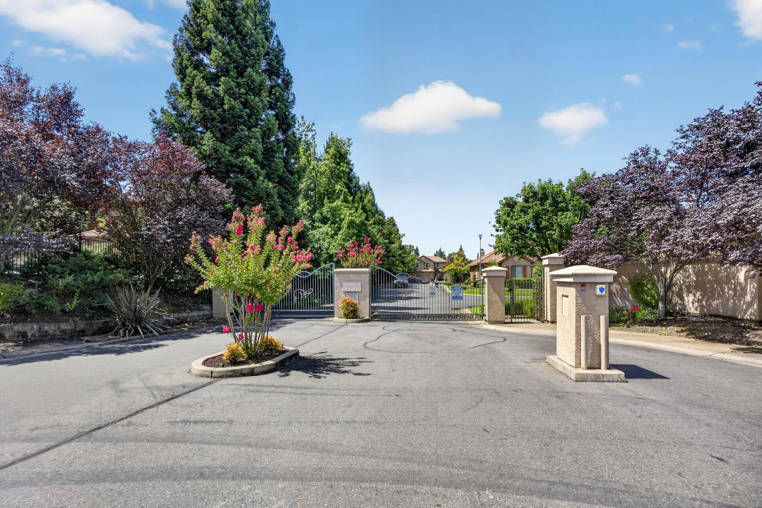 8221 ASHCREST Lane