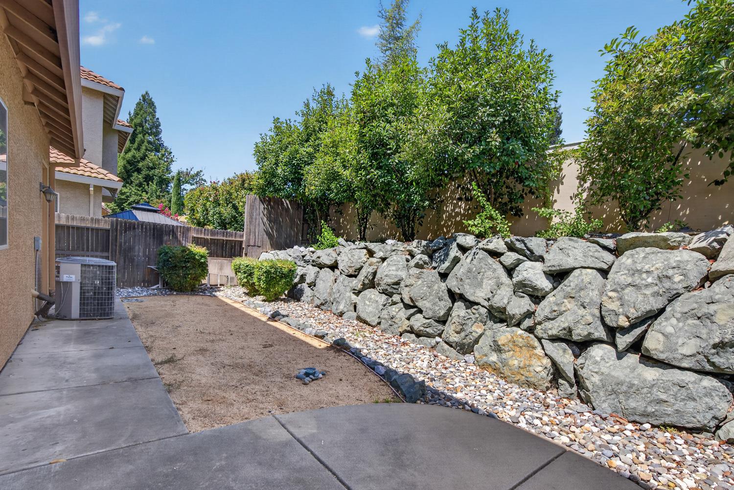 8221 ASHCREST Lane