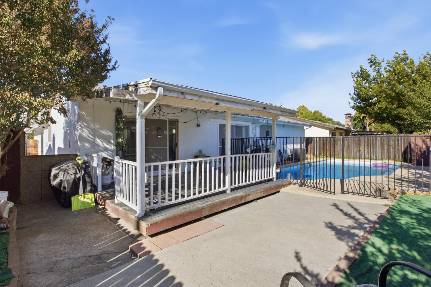 5960 Valley Hi Drive