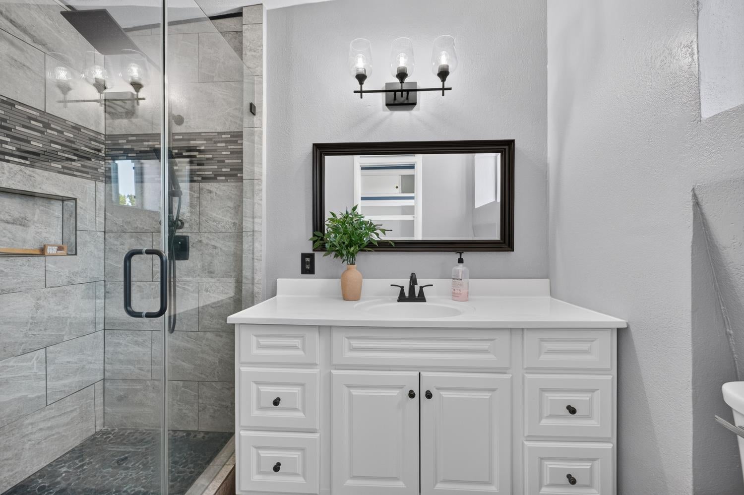 1172 Fallbrook Street