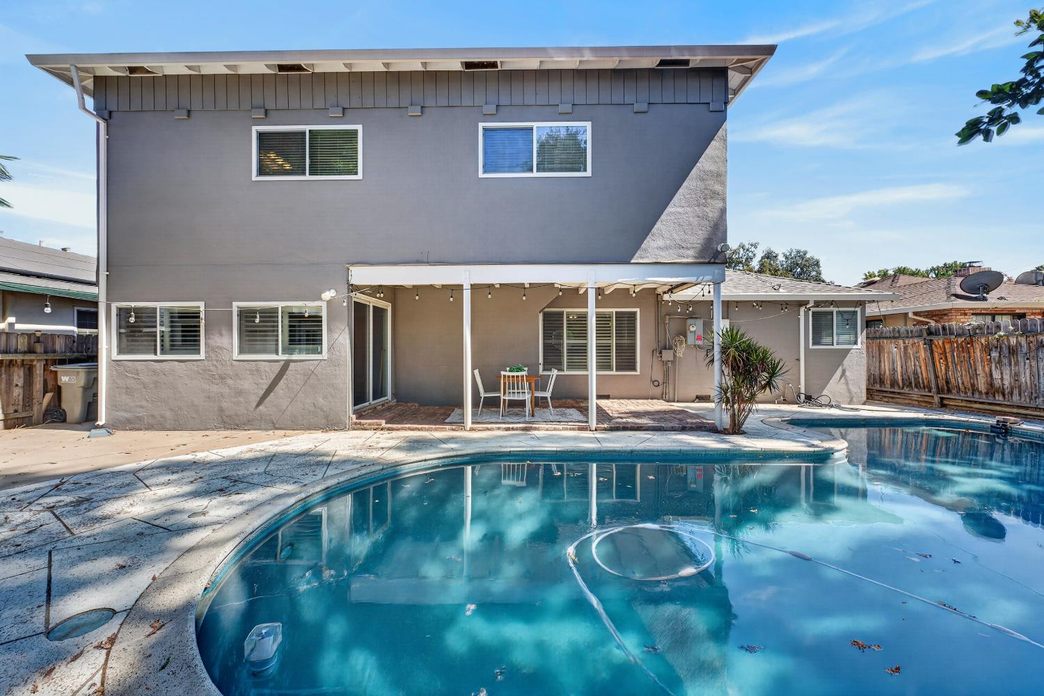 1172 Fallbrook Street