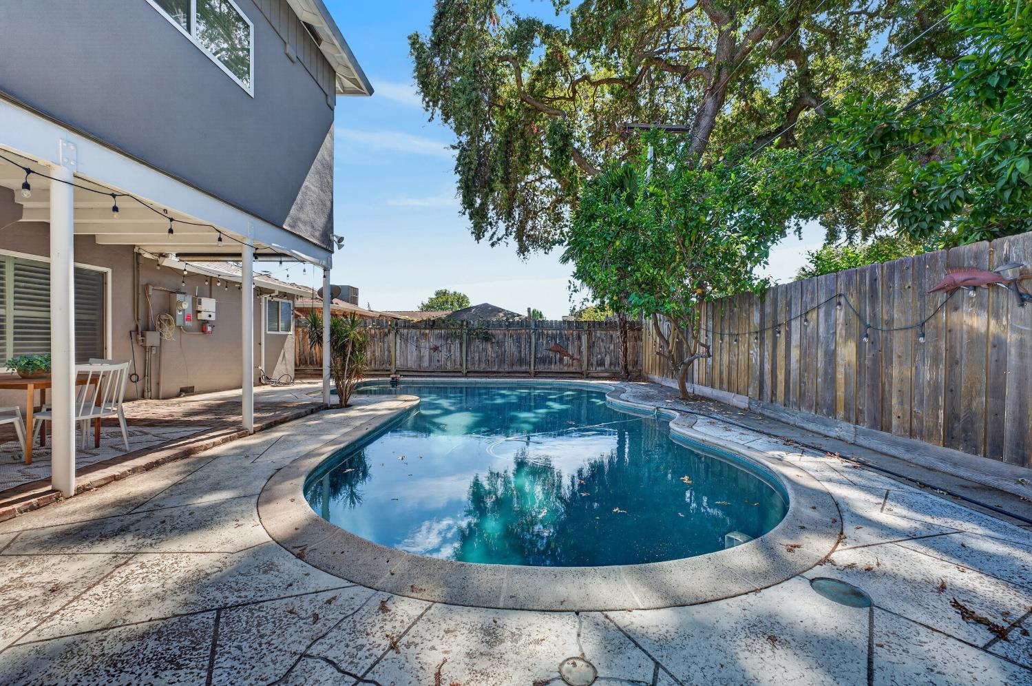 1172 Fallbrook Street