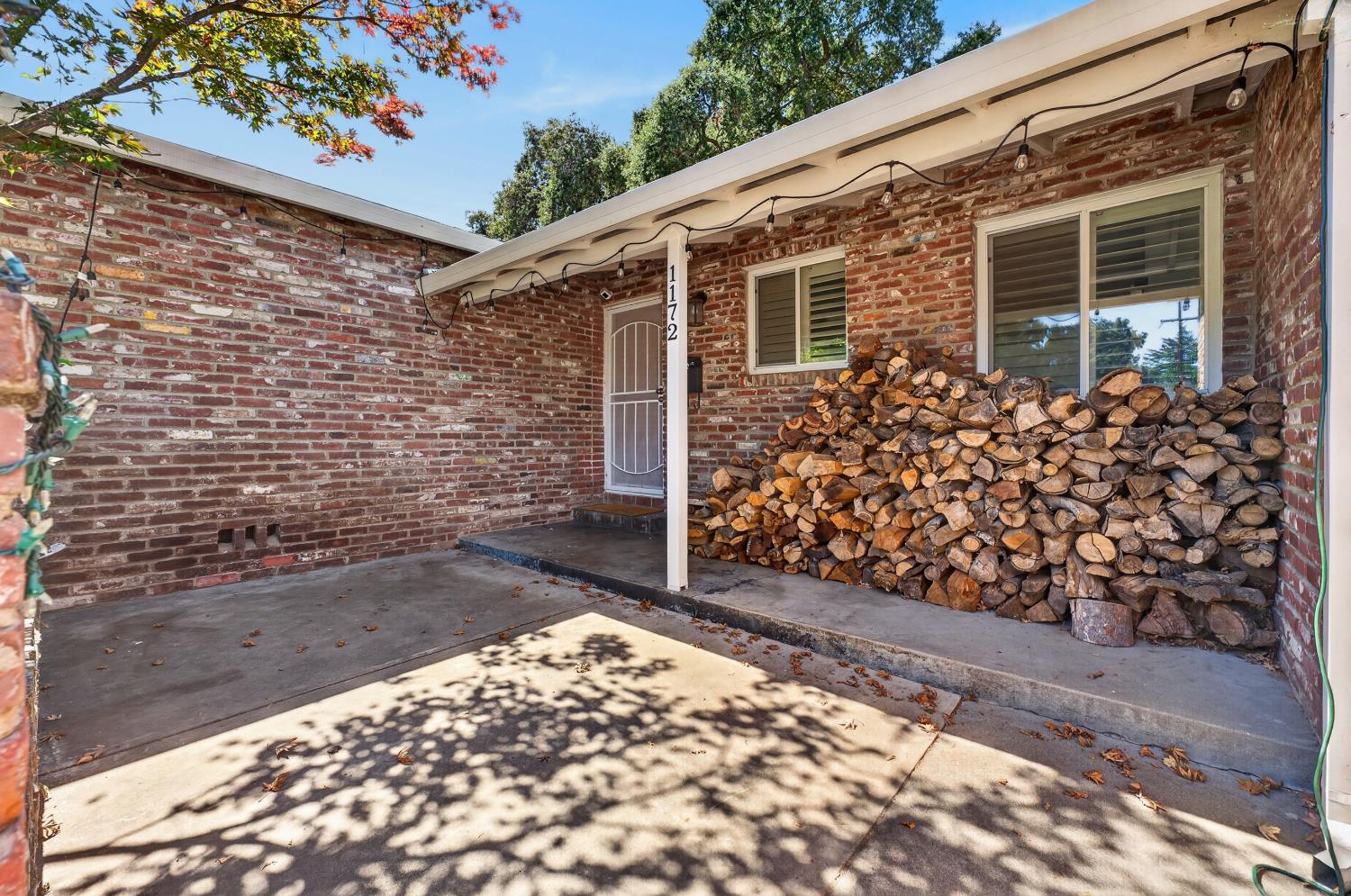 1172 Fallbrook Street
