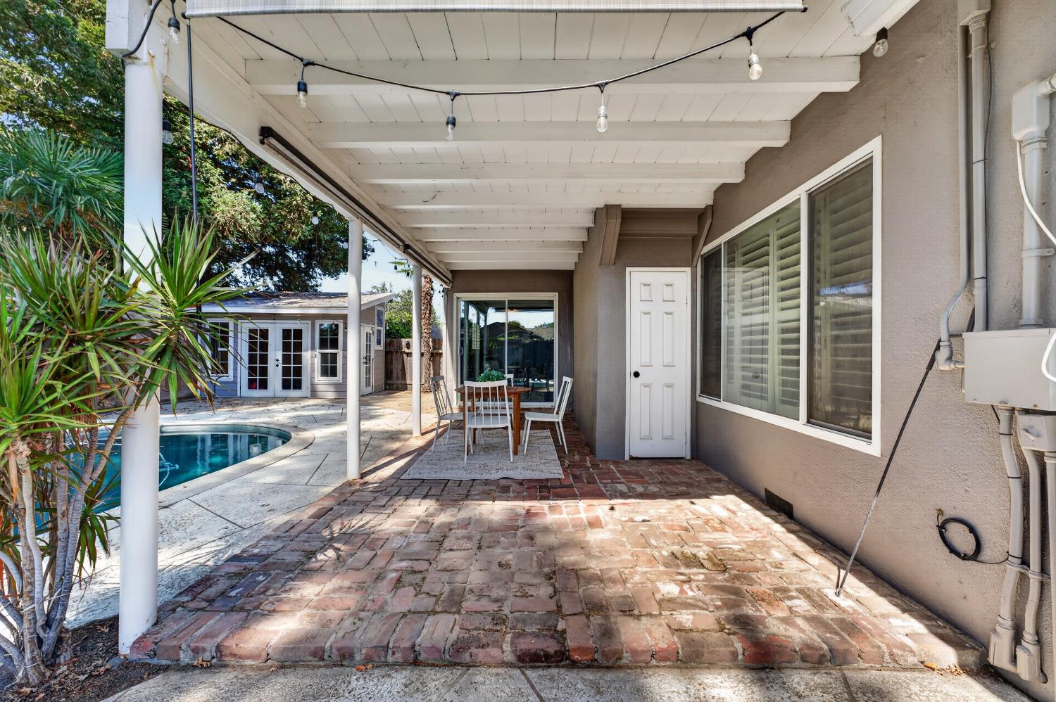 1172 Fallbrook Street