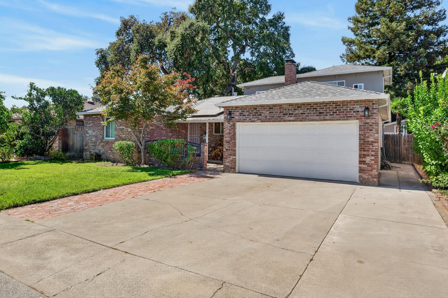 1172 Fallbrook Street