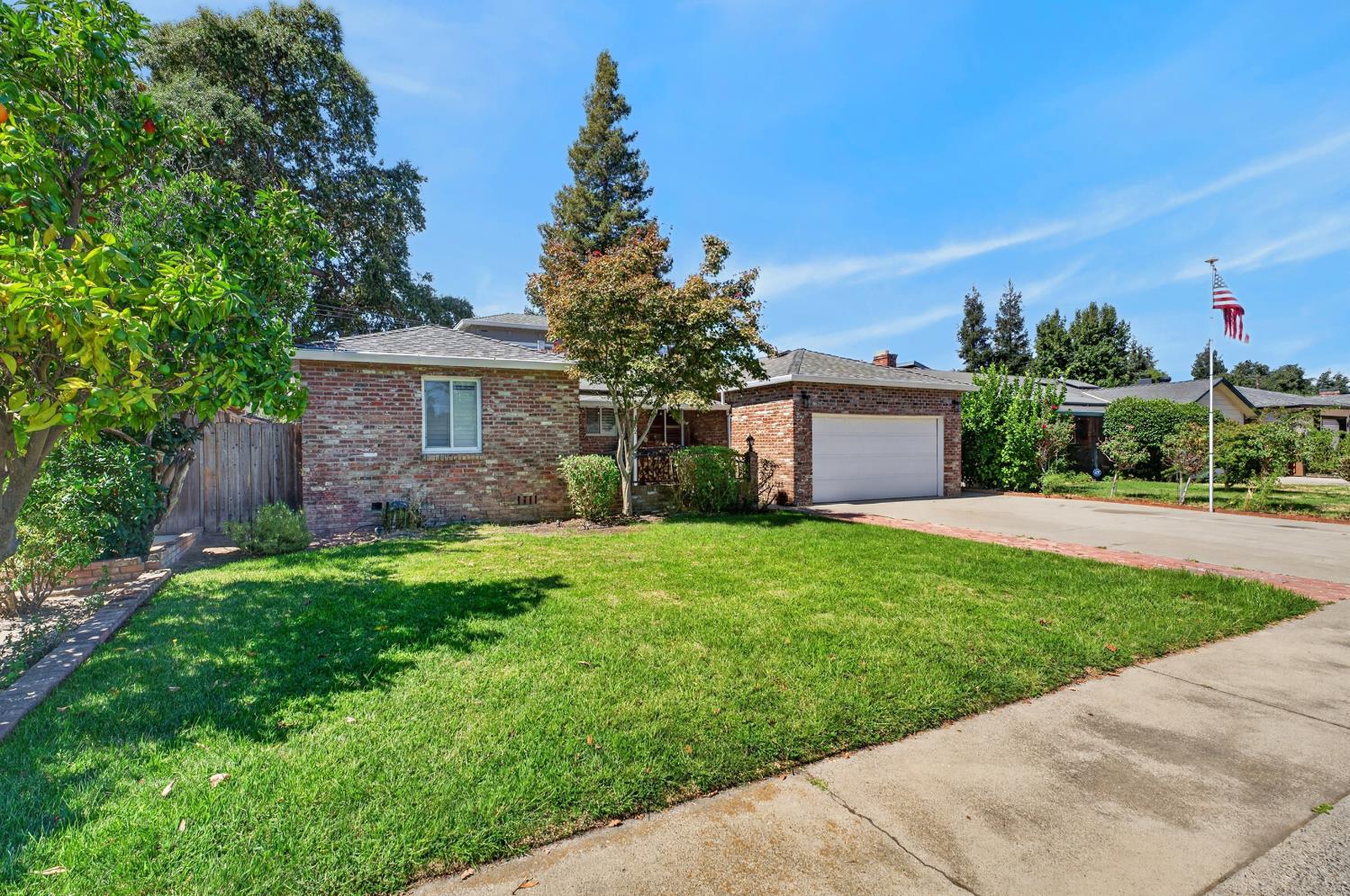 1172 Fallbrook Street
