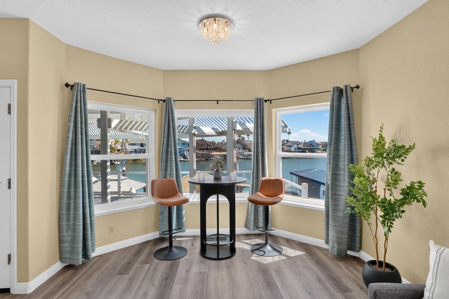 1917 Windward Point