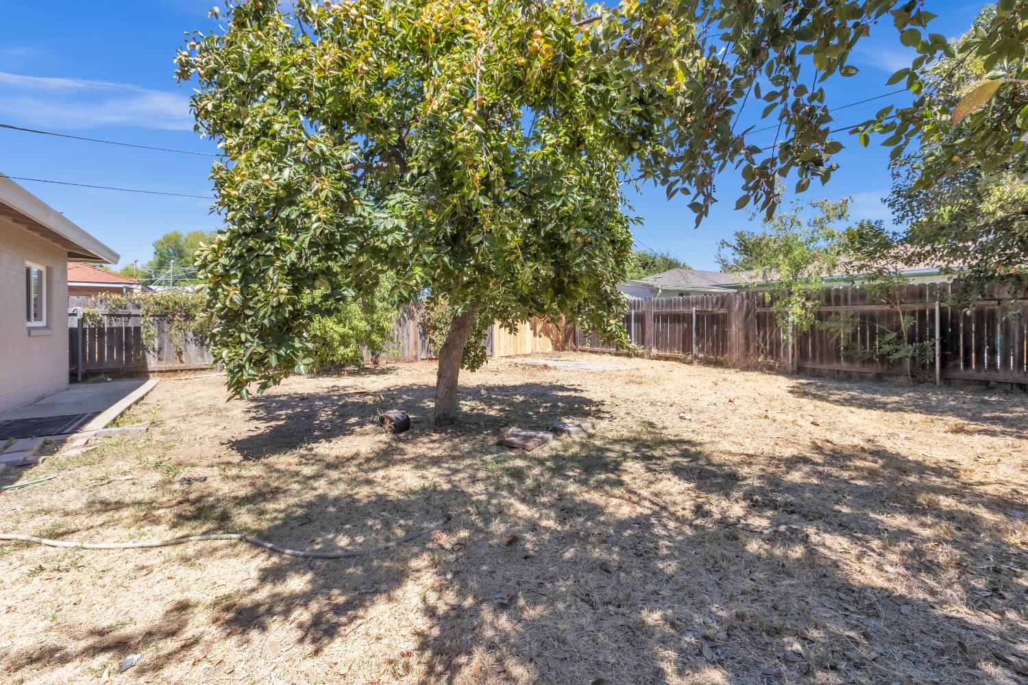 5641 James Way