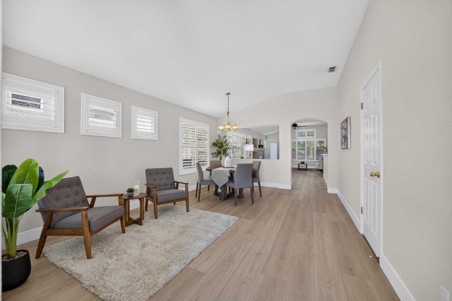 10083 Teddington Way