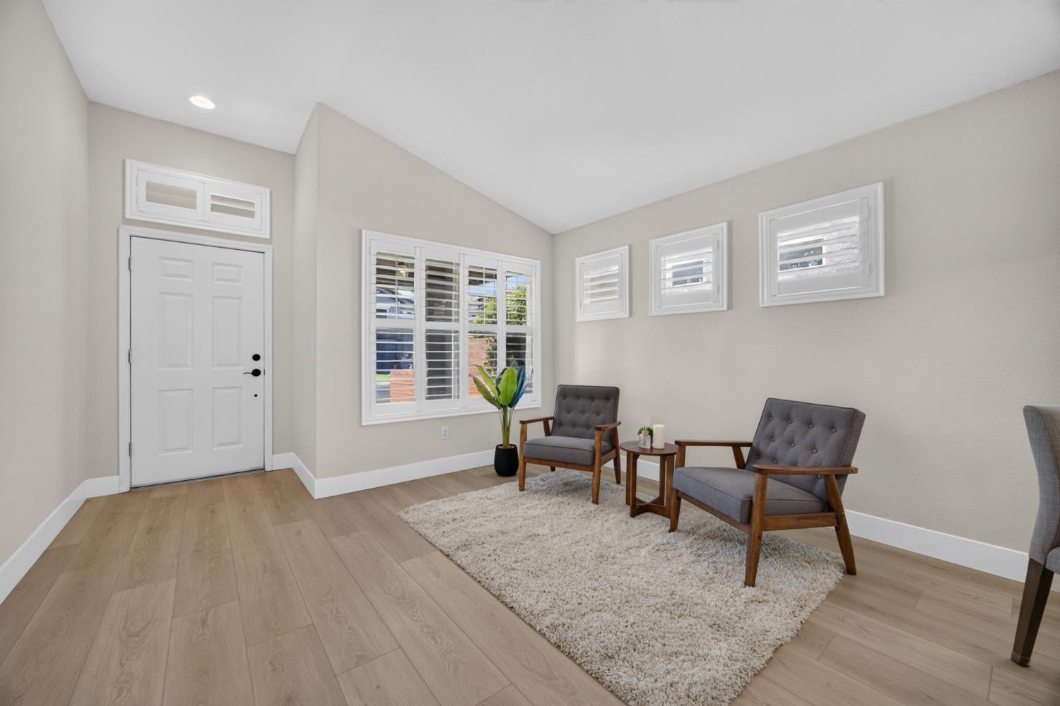 10083 Teddington Way