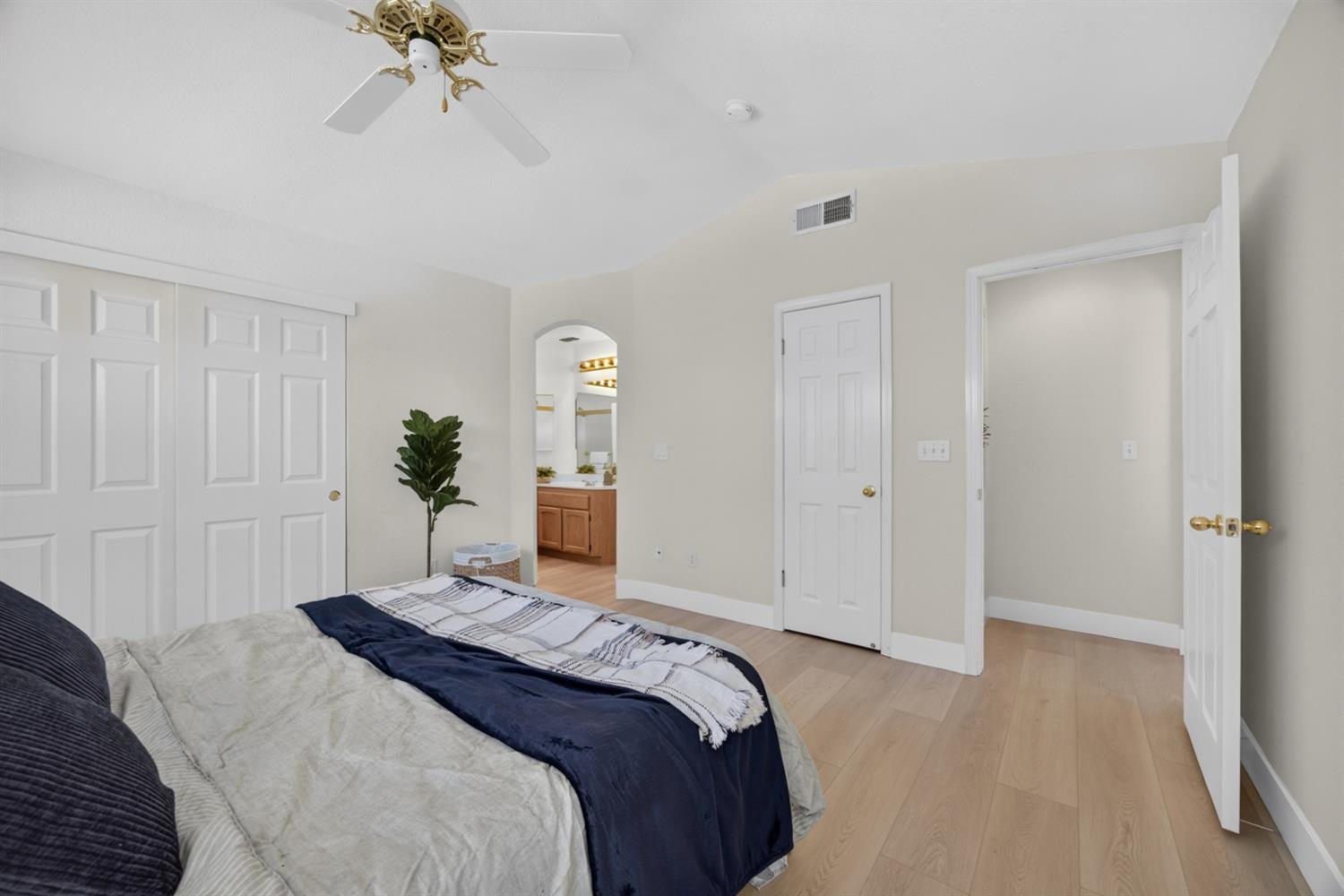 10083 Teddington Way