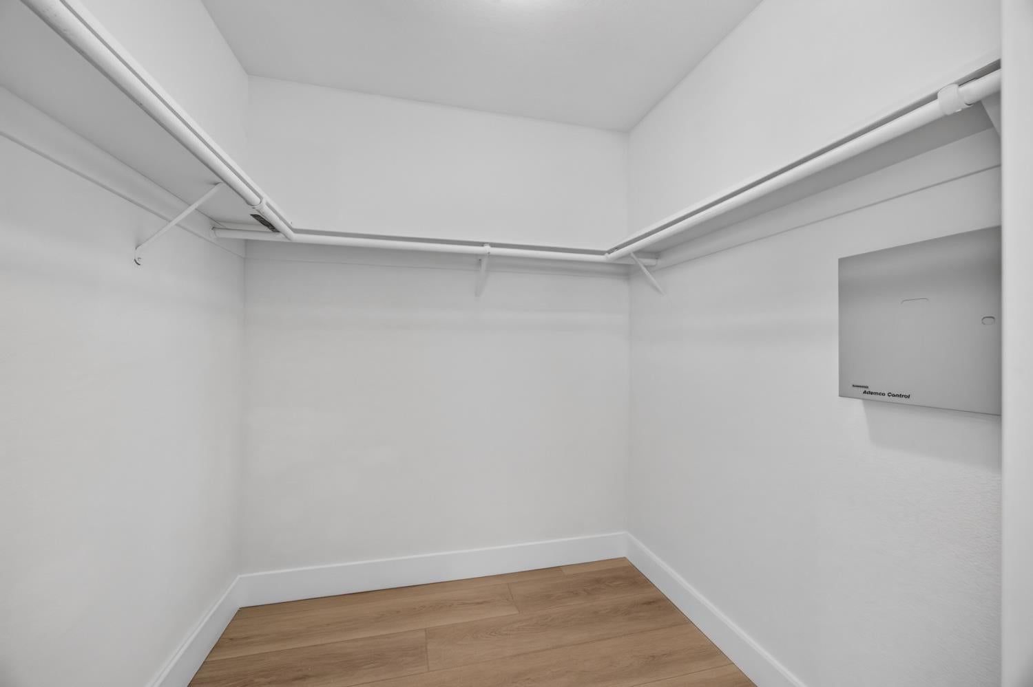 10083 Teddington Way