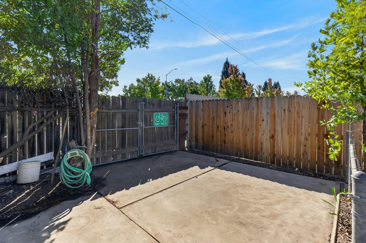 4233 Rosecrest Way