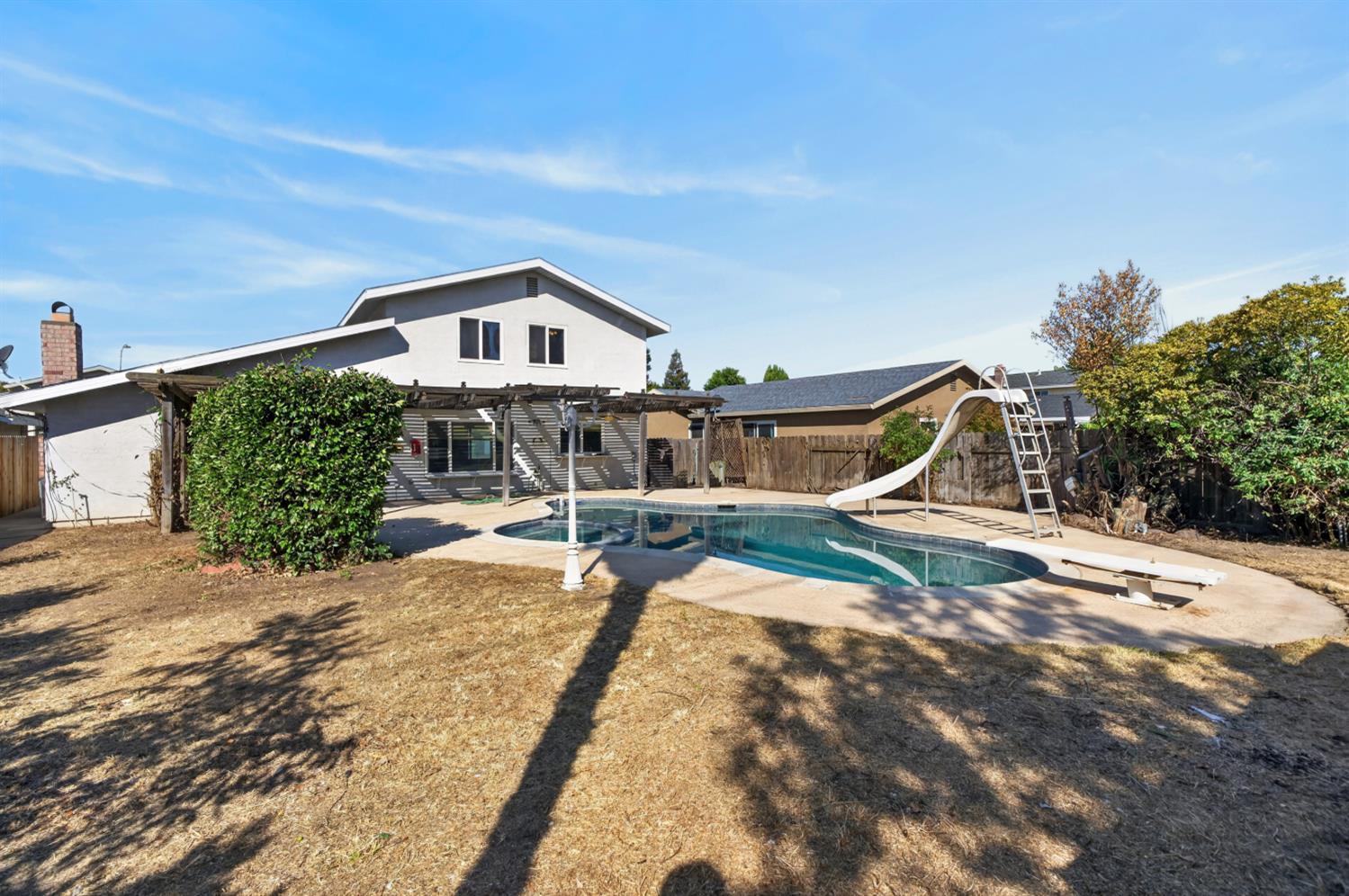 4233 Rosecrest Way