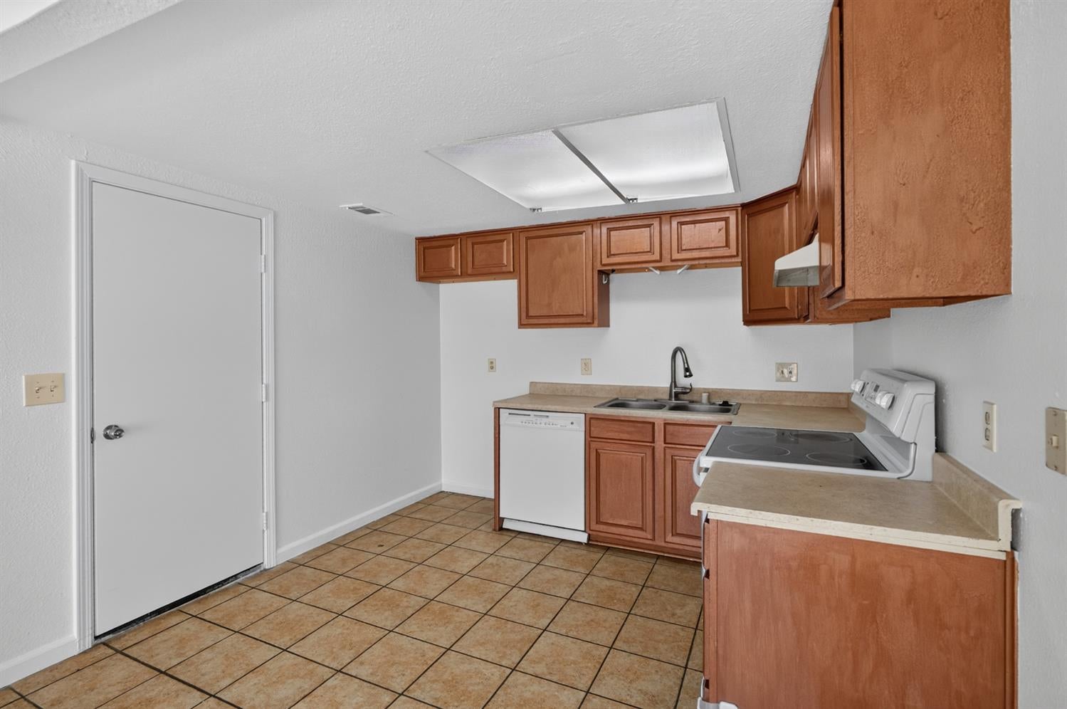 7616 Birdie Court