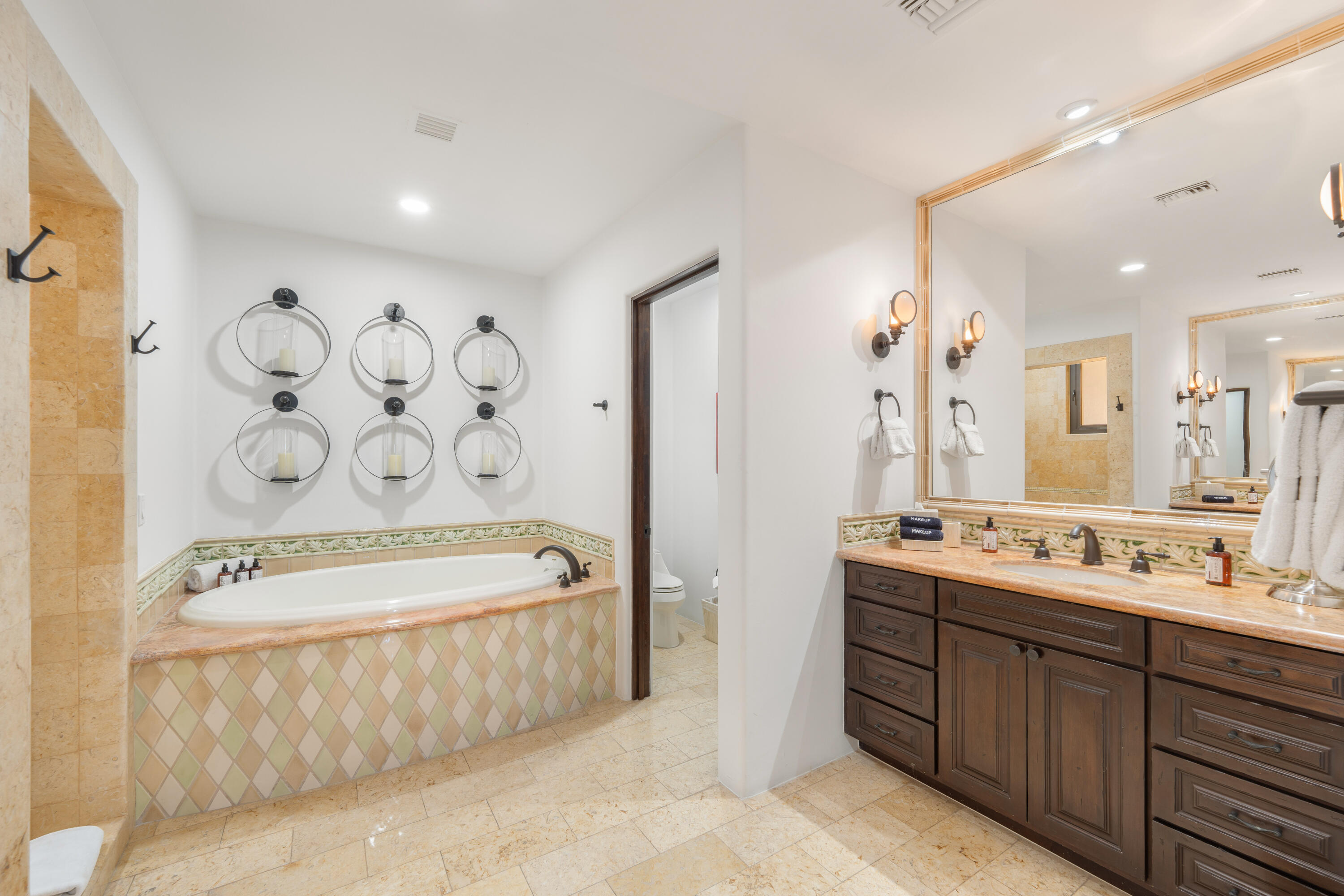 Residence, Hacienda Beachclub