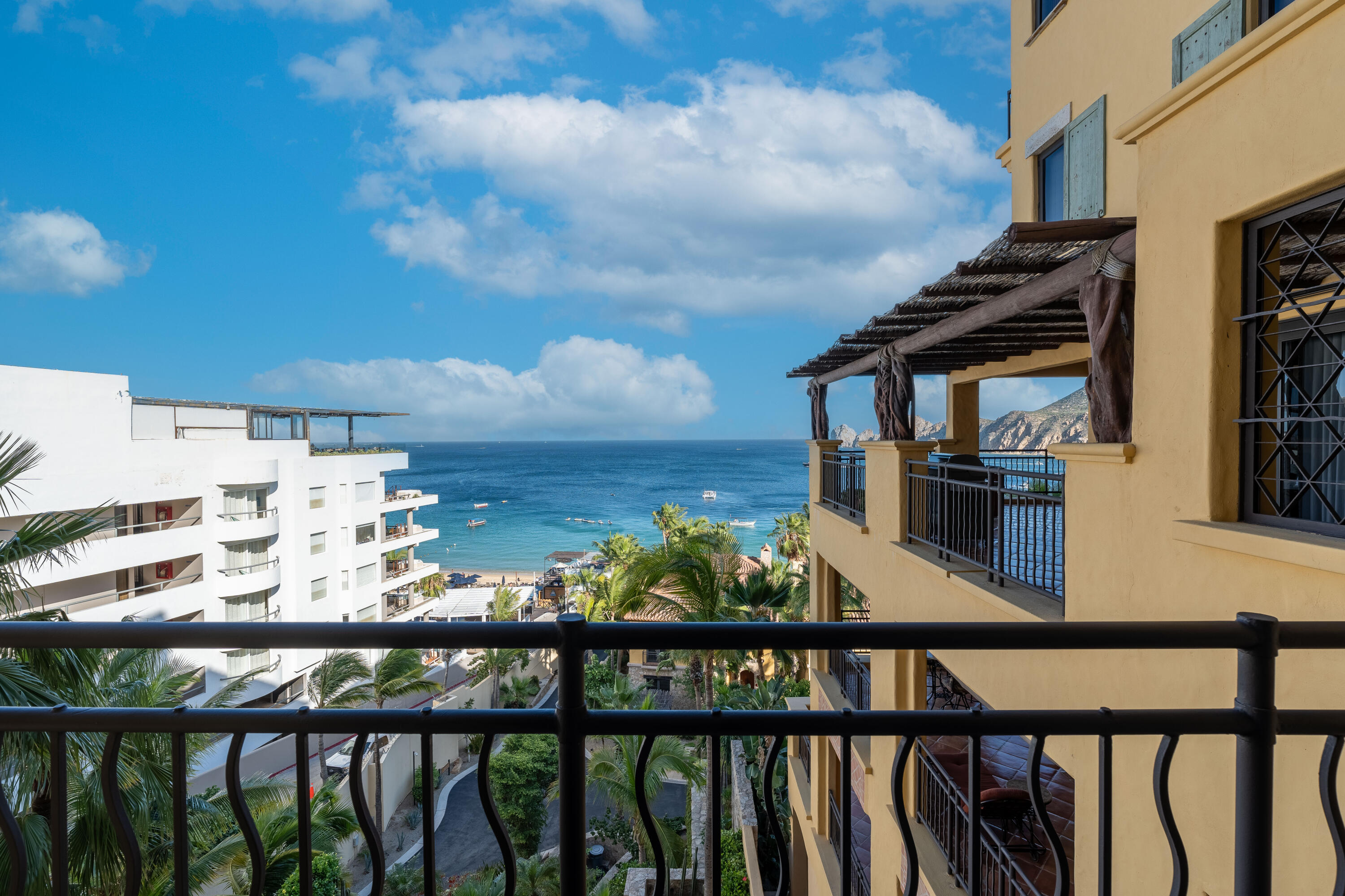 Residence, Hacienda Beachclub