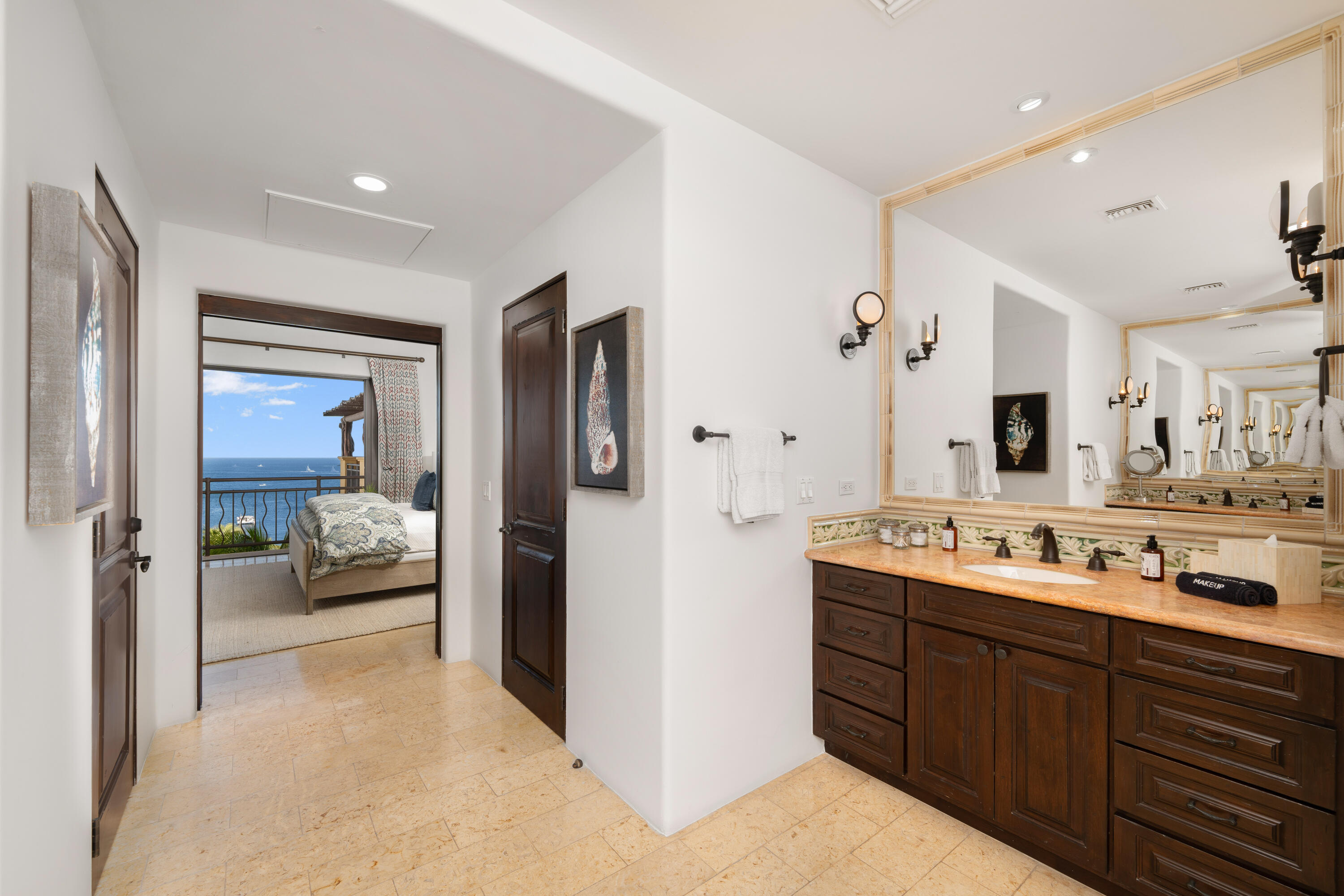 Residence, Hacienda Beachclub