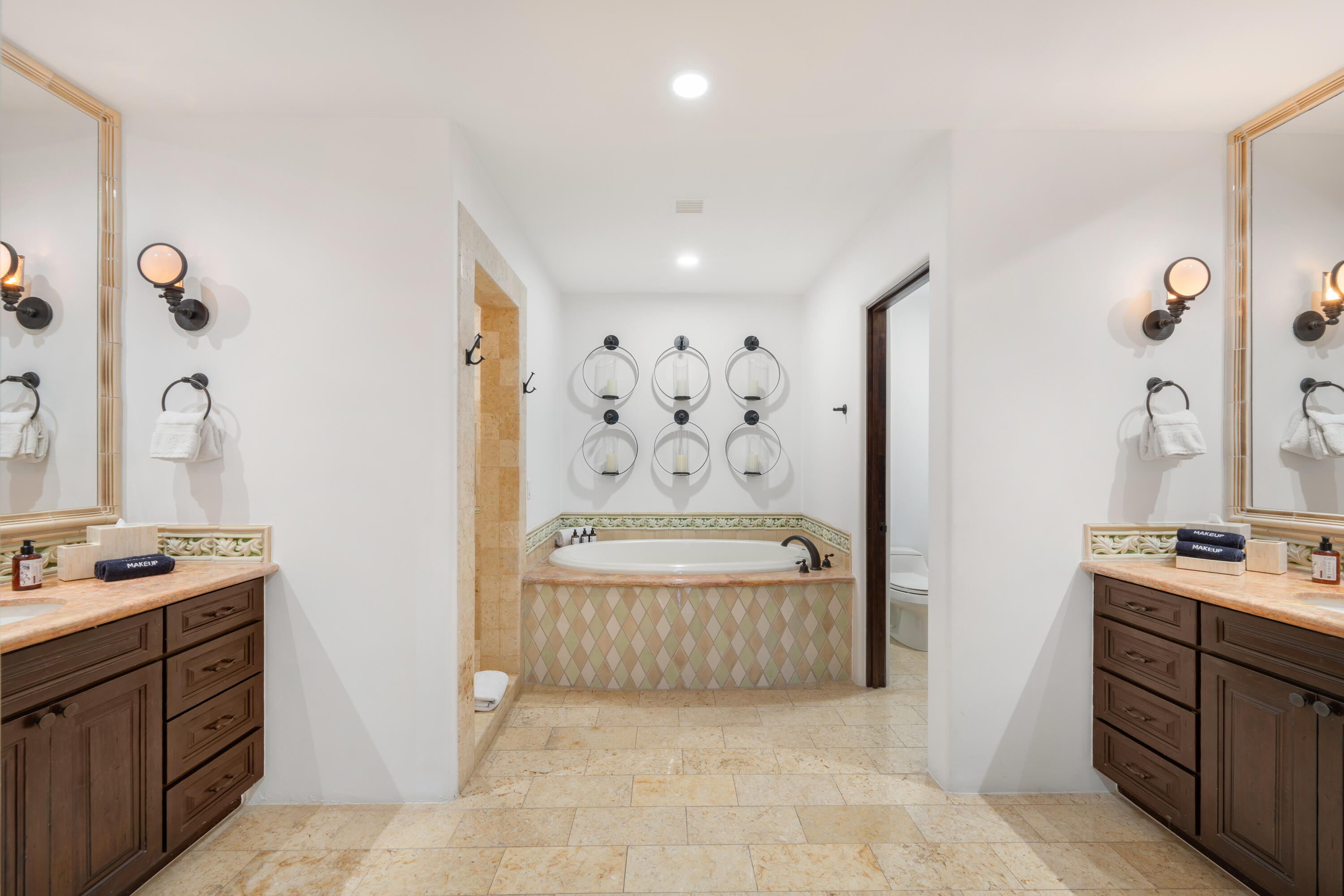 Residence, Hacienda Beachclub