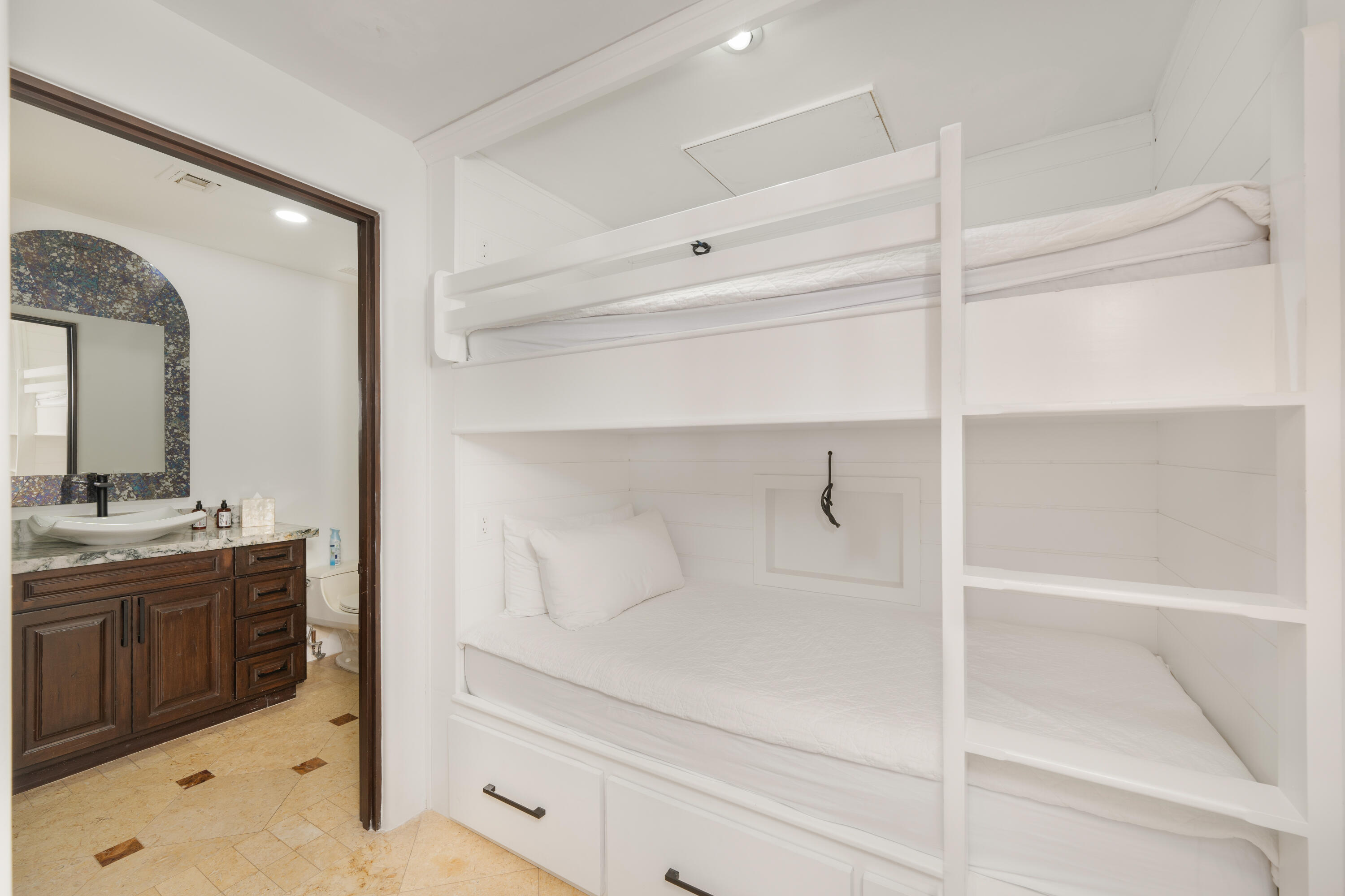 Residence, Hacienda Beachclub